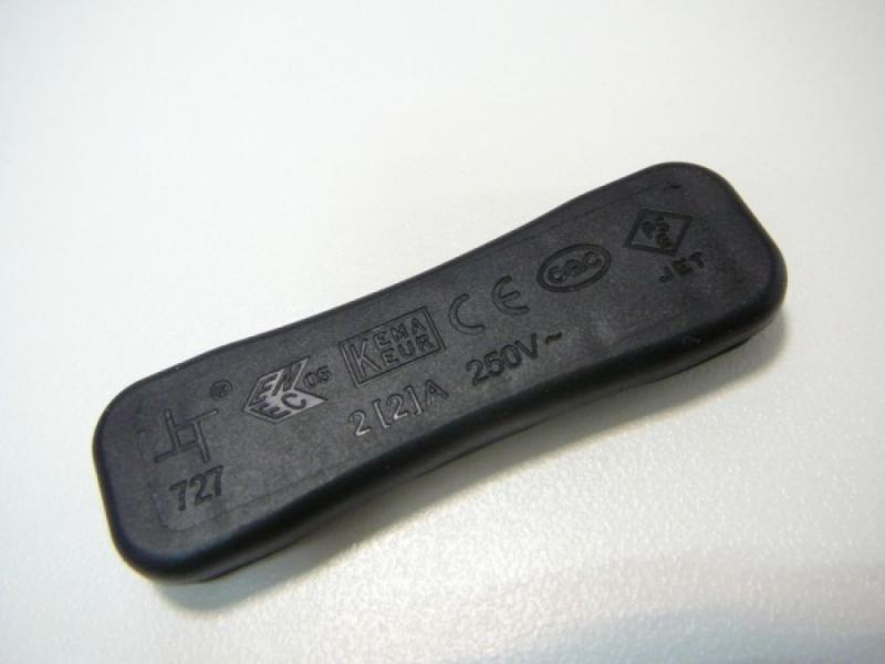 Klasický mezišňůrový vypínač, manuální, černý