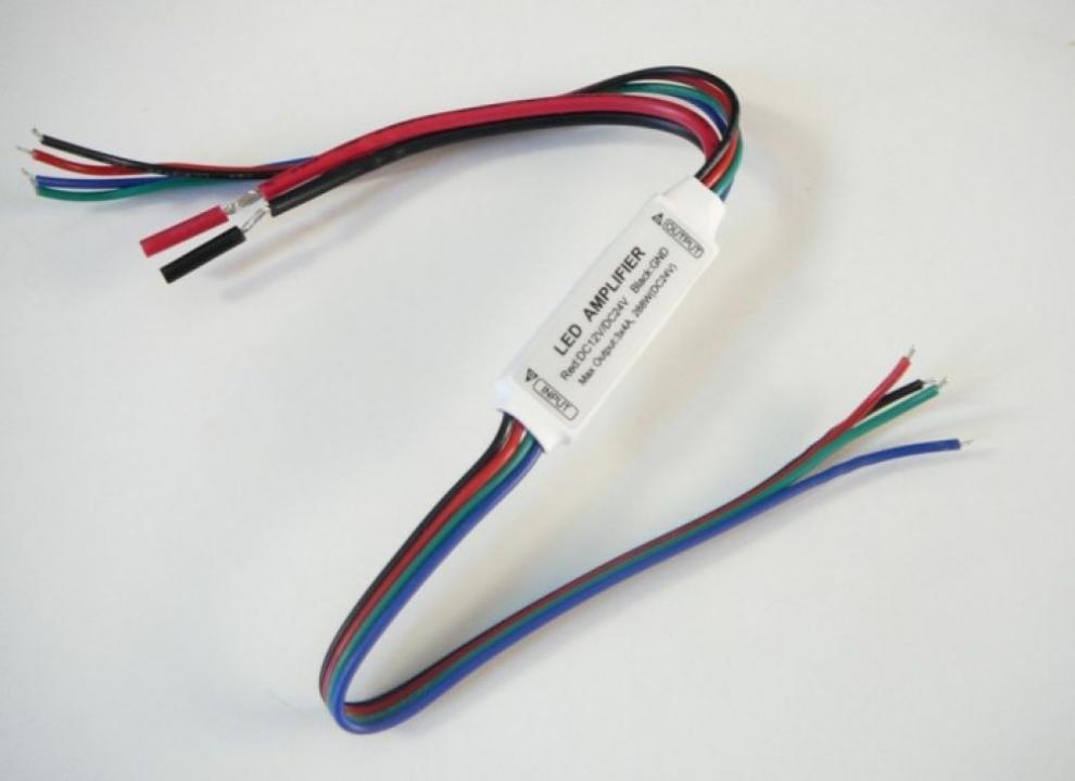 ZESILOVAČ PRO RGB PÁSEK
